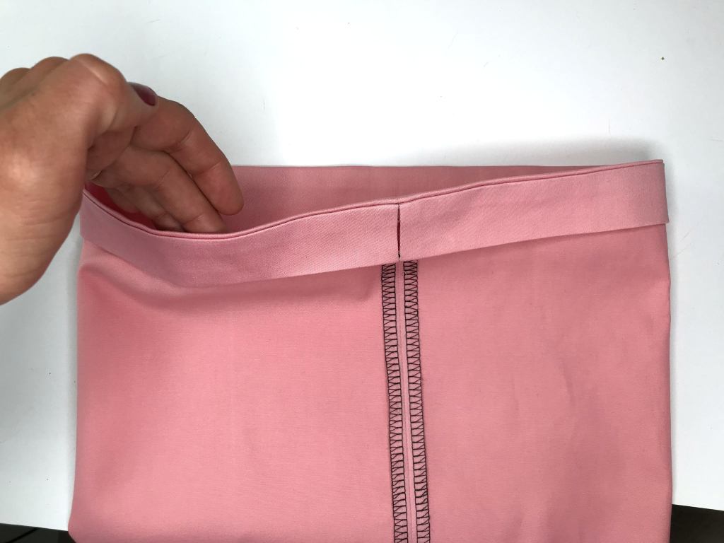 Tutorial/Video: Sewing elastic into waist tunnel casing in ONE step! - Sew  Tessuti Blog
