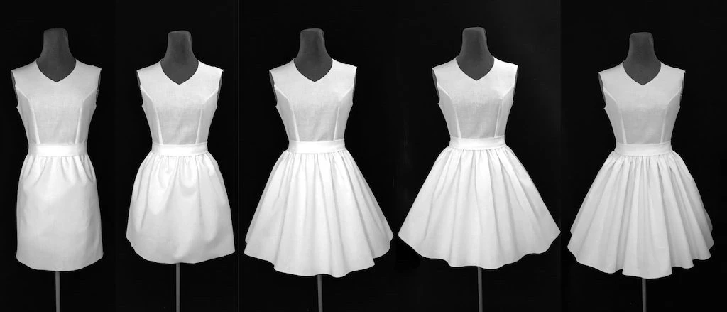 Short gathered skirts with different gather ratio.